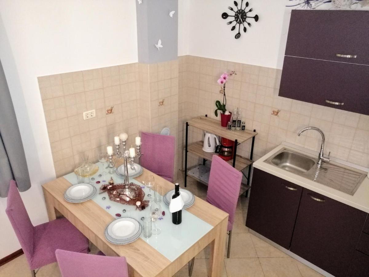 T&D Apartmani Pula Buitenkant foto