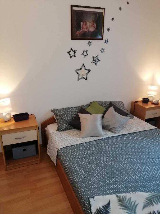 T&D Apartmani Pula Buitenkant foto