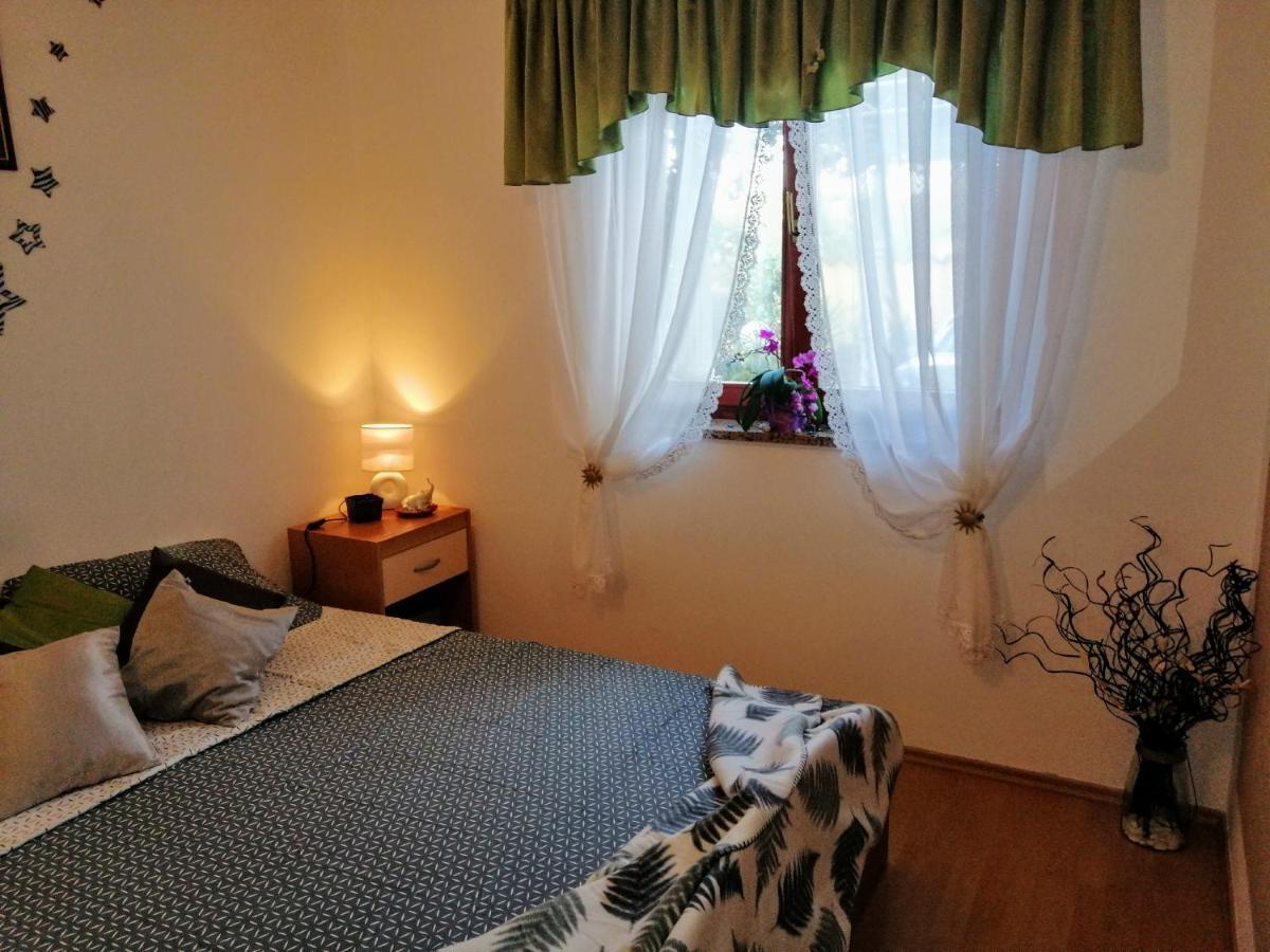 T&D Apartmani Pula Buitenkant foto