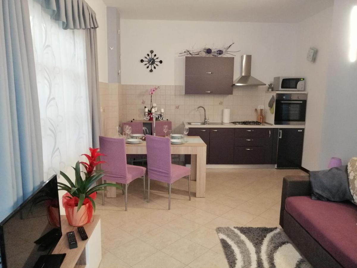 T&D Apartmani Pula Buitenkant foto