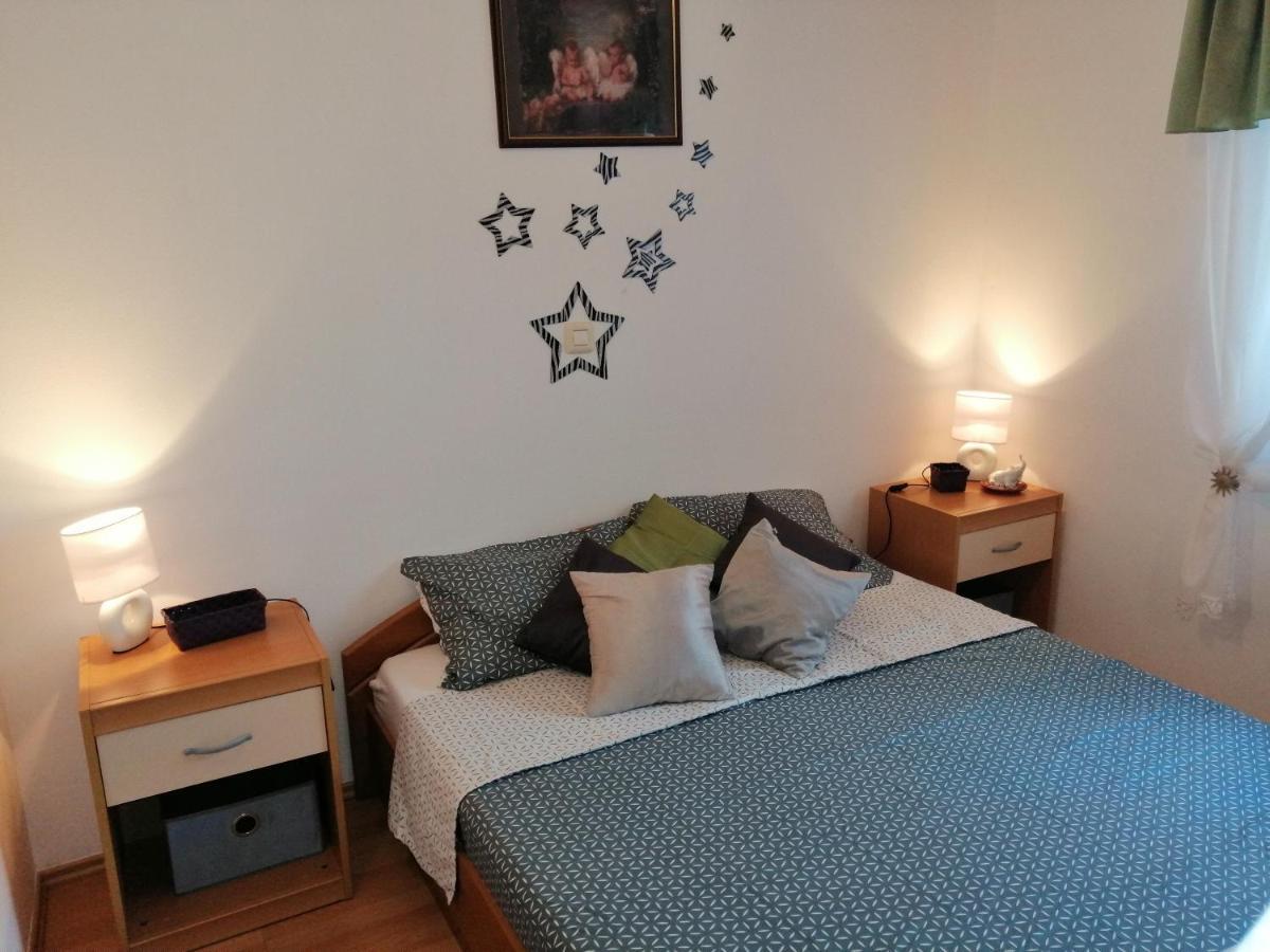 T&D Apartmani Pula Buitenkant foto