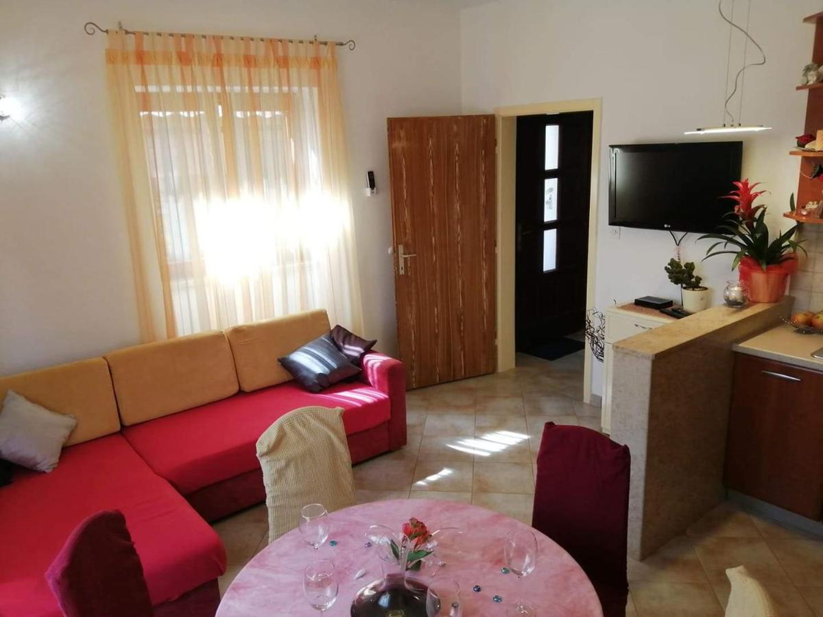 T&D Apartmani Pula Buitenkant foto