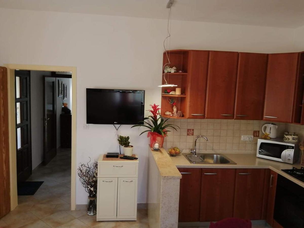 T&D Apartmani Pula Buitenkant foto