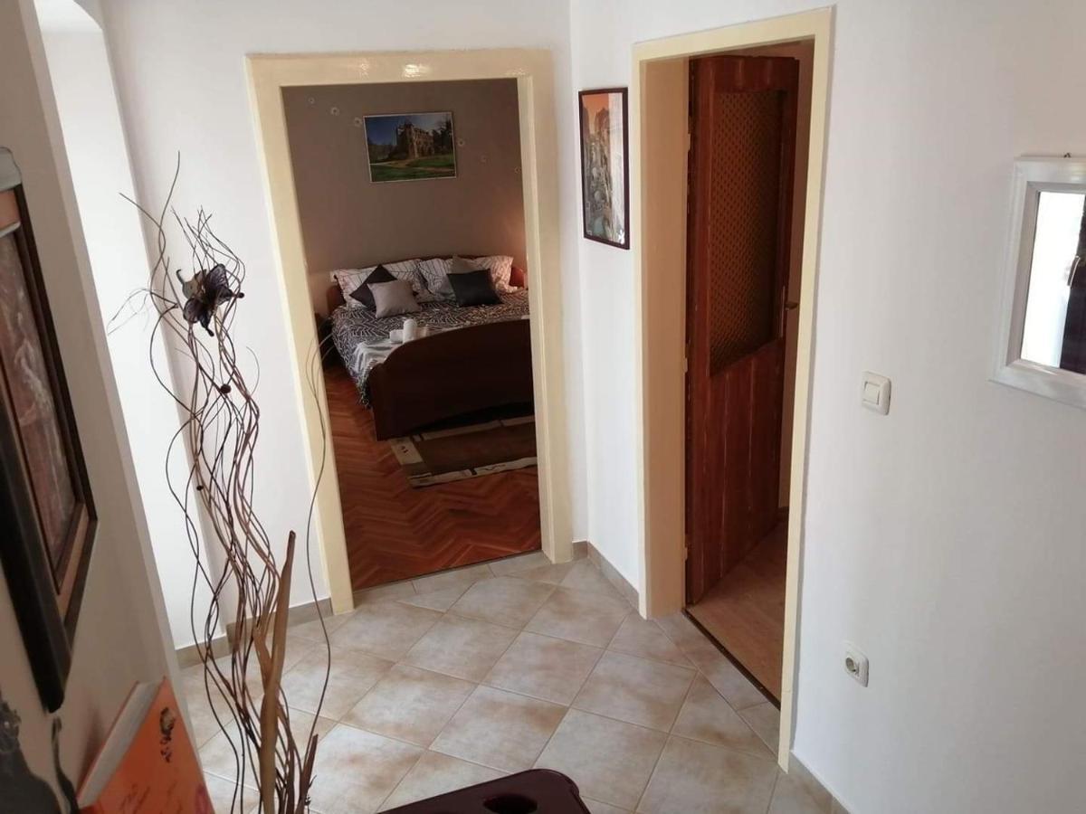 T&D Apartmani Pula Buitenkant foto