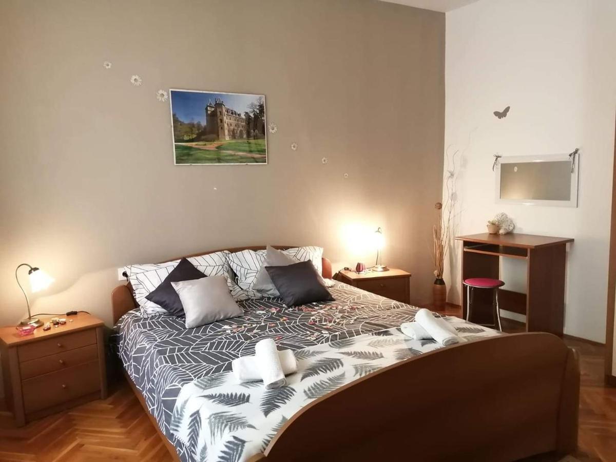 T&D Apartmani Pula Buitenkant foto
