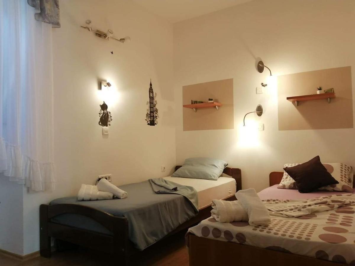 T&D Apartmani Pula Buitenkant foto