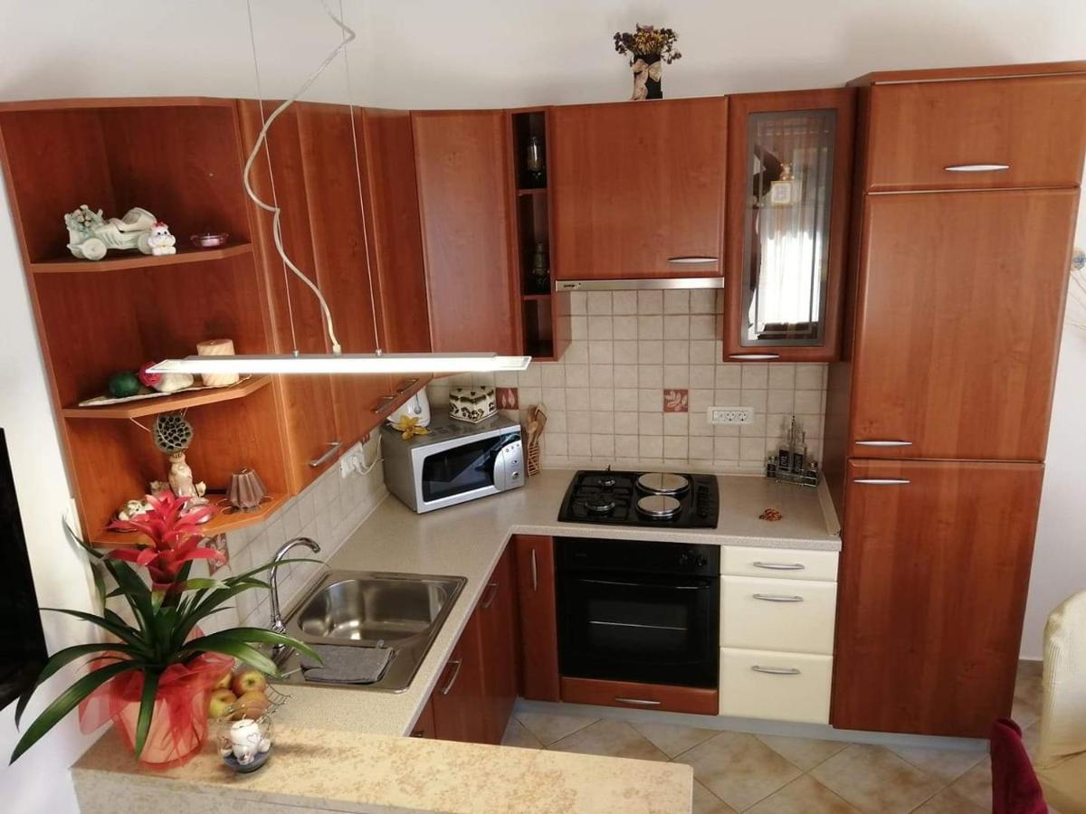 T&D Apartmani Pula Buitenkant foto